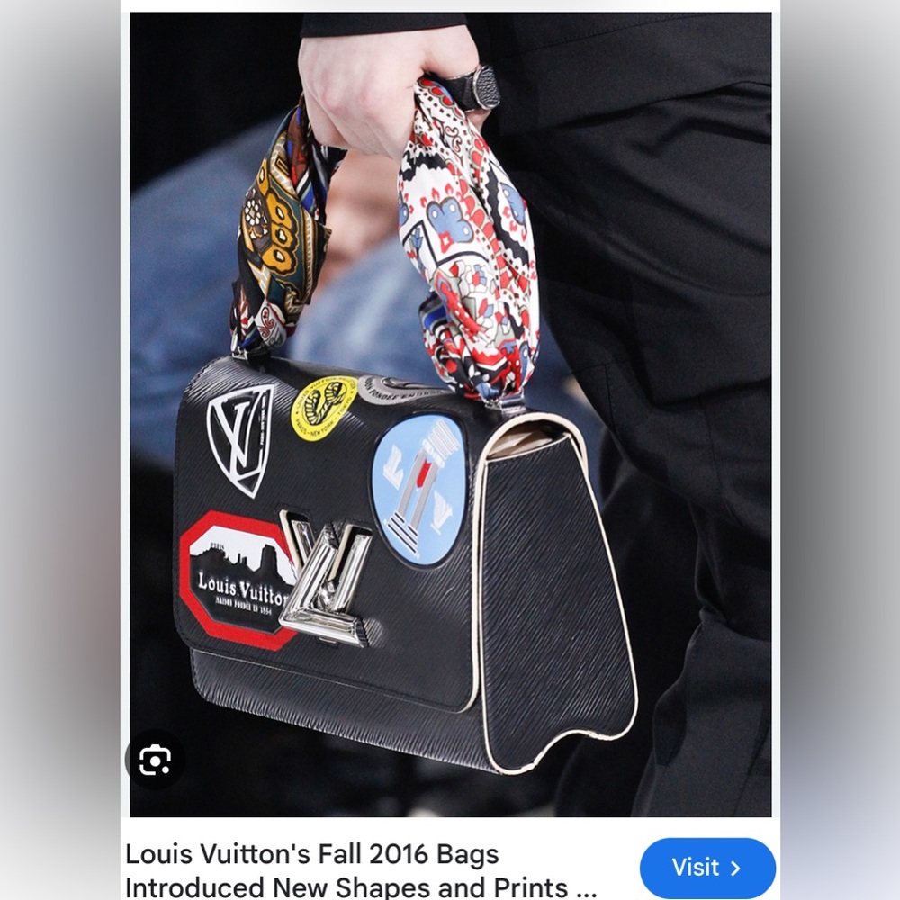LOUIS VUITTON Epi World Tour Lock Twist crossbodybag/clutch LIMITED EDITION - Picture 13 of 13
